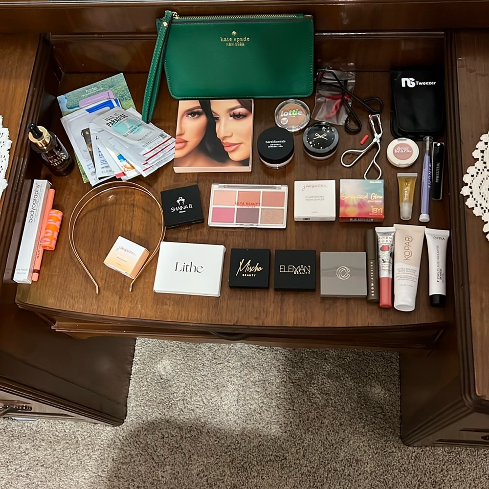 Kate Spade Wristlet Beauty And Make Up Bundle